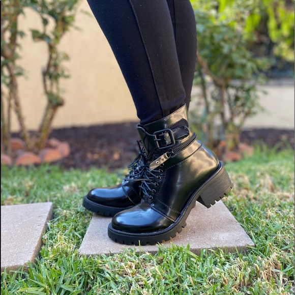 Grunge Black Lug Sole Combat Boots - Picture 5 of 5